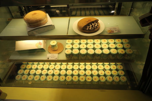 【台中北區】壯觀百菇牆現摘現烤『山鯨燒肉』