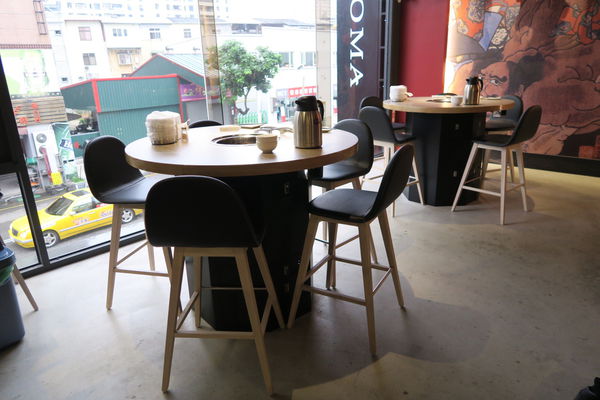 【台中北區】壯觀百菇牆現摘現烤『山鯨燒肉』