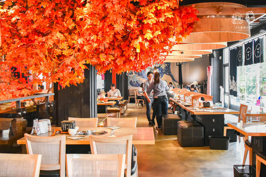 山鯨燒肉：-2020新菜單！不用出國就可以穿和服在櫻花季、楓葉季場景拍照的日式燒肉店，適合情侶約會慶生！