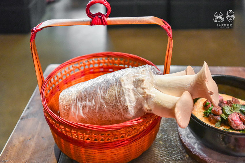 山鯨燒肉：-2020新菜單！不用出國就可以穿和服在櫻花季、楓葉季場景拍照的日式燒肉店，適合情侶約會慶生！