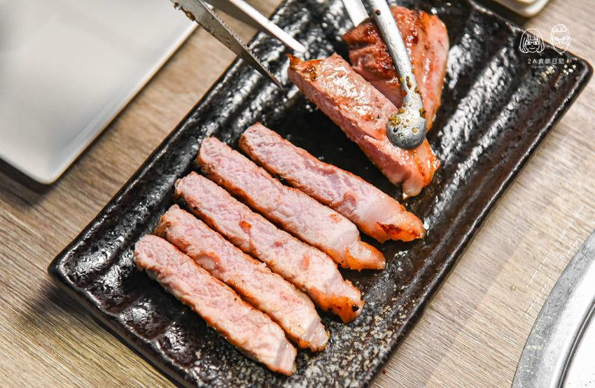 山鯨燒肉：-2020新菜單！不用出國就可以穿和服在櫻花季、楓葉季場景拍照的日式燒肉店，適合情侶約會慶生！