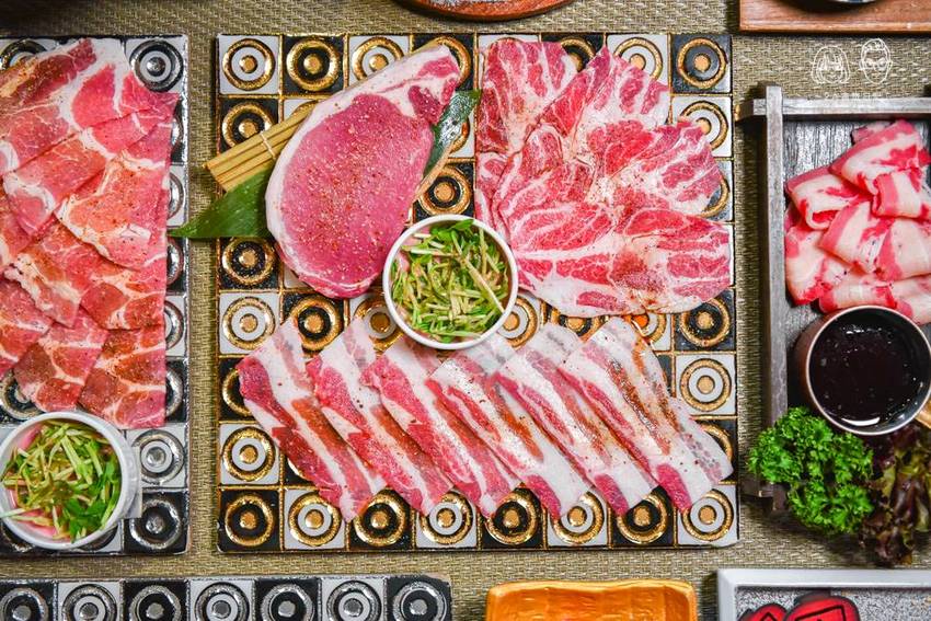 山鯨燒肉：-2020新菜單！不用出國就可以穿和服在櫻花季、楓葉季場景拍照的日式燒肉店，適合情侶約會慶生！