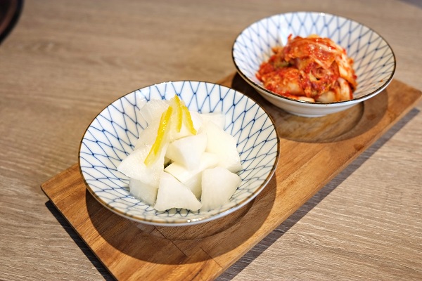 山鯨燒肉:台中北區日式燒肉-山鯨燒肉. 好吃好拍好停車空間環境有主題.茶六新進敵