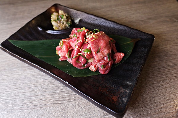 山鯨燒肉:台中北區日式燒肉-山鯨燒肉. 好吃好拍好停車空間環境有主題.茶六新進敵