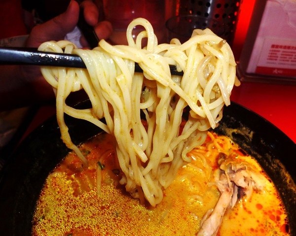 大心 新泰式麵食(台北三越南西店)：濃郁的湯頭,酸辣的滋味-大心新泰式麵食(新光三越南西店)体驗心得