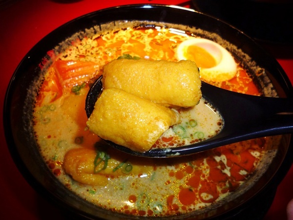 大心 新泰式麵食(台北三越南西店)：濃郁的湯頭,酸辣的滋味-大心新泰式麵食(新光三越南西店)体驗心得