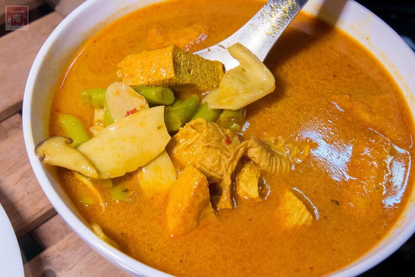 【宅配美食】40年台南素食名店推出宅配｜母親節套餐免運送到家｜50年研發料理師傅｜滿滿料的蟲草首烏燉盅｜小孩也愛的曼餘米糕~天心岩素食宅配 - 南人幫