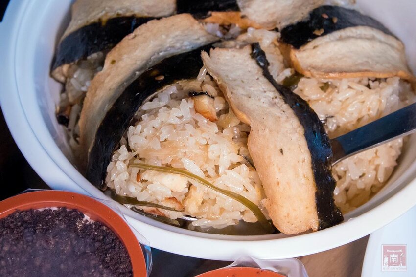 【宅配美食】40年台南素食名店推出宅配｜母親節套餐免運送到家｜50年研發料理師傅｜滿滿料的蟲草首烏燉盅｜小孩也愛的曼餘米糕~天心岩素食宅配 - 南人幫