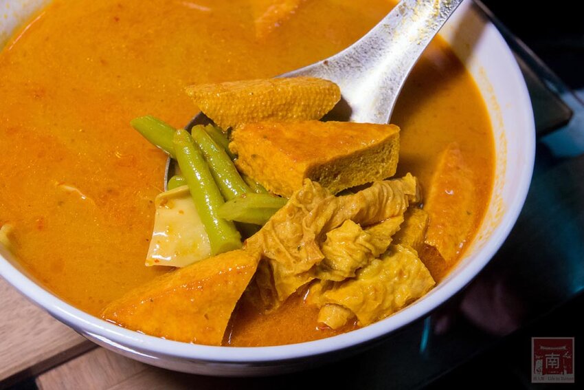 【宅配美食】40年台南素食名店推出宅配｜母親節套餐免運送到家｜50年研發料理師傅｜滿滿料的蟲草首烏燉盅｜小孩也愛的曼餘米糕~天心岩素食宅配 - 南人幫