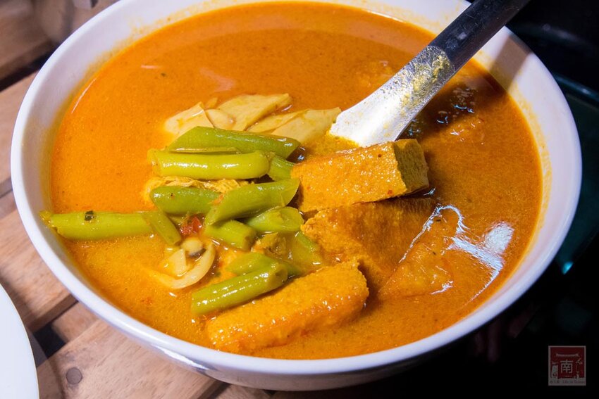 【宅配美食】40年台南素食名店推出宅配｜母親節套餐免運送到家｜50年研發料理師傅｜滿滿料的蟲草首烏燉盅｜小孩也愛的曼餘米糕~天心岩素食宅配 - 南人幫