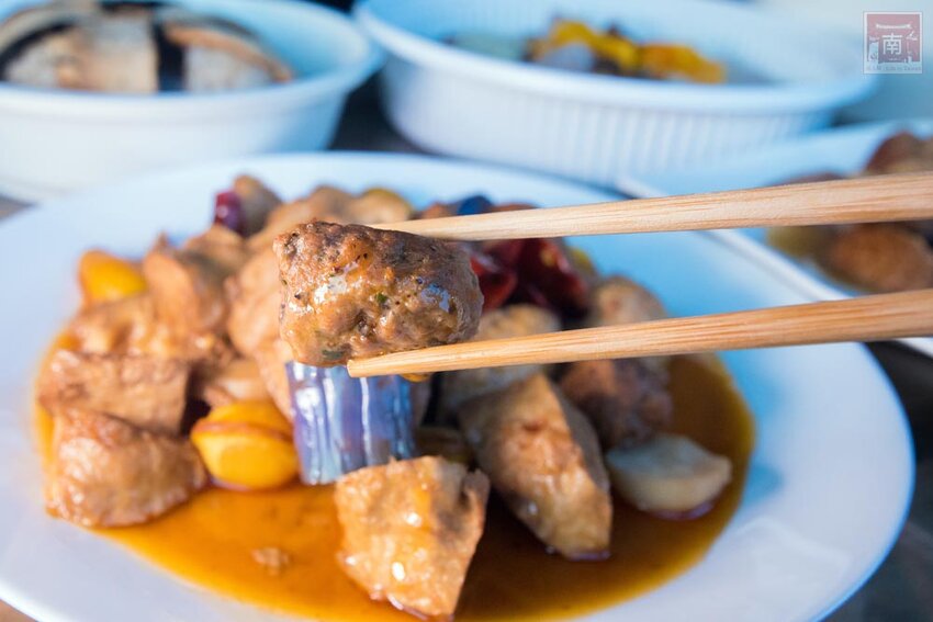 【宅配美食】40年台南素食名店推出宅配｜母親節套餐免運送到家｜50年研發料理師傅｜滿滿料的蟲草首烏燉盅｜小孩也愛的曼餘米糕~天心岩素食宅配 - 南人幫