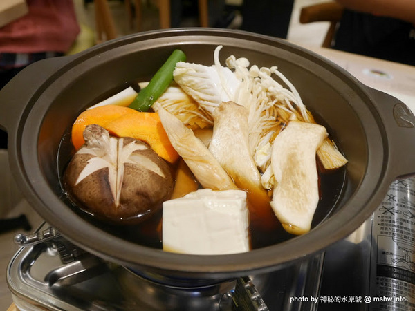 信州王滝OSOBAYA(中友店)：【食記】台中純そば処信州王滝蕎麥麵專賣@北區中友百貨&一中街 : 吃得飽足, 美麗又健康, 來自日本信州的投籠豬肉涮涮鍋