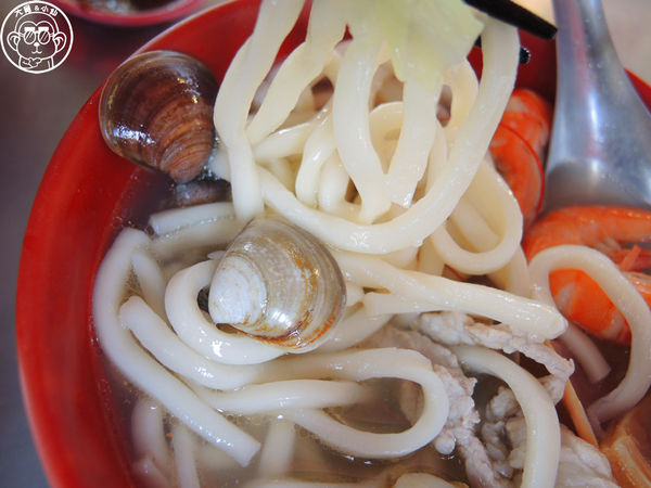 海鮮拉麵：呷飽祙【台北萬華･市場海鮮拉麵】跟著天王蕭敬騰吃美食