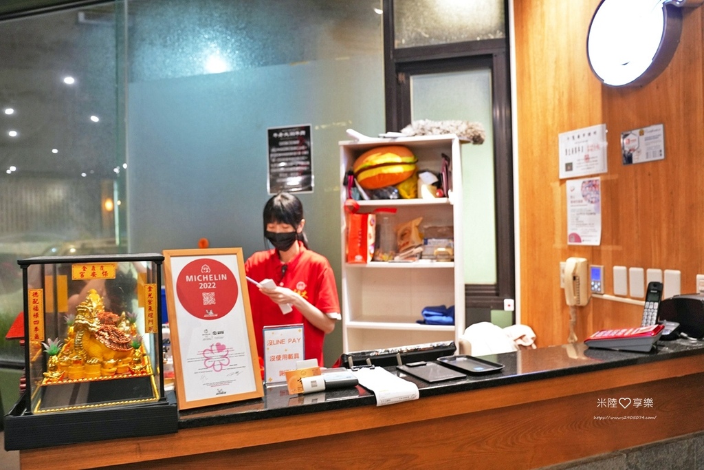 高雄溫體牛火鍋！牛老大涮牛肉連4年必比登推薦，高雄必吃美食。