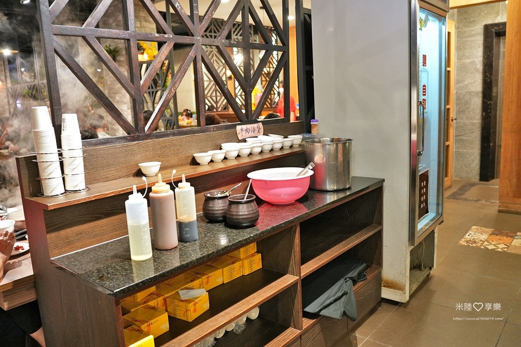 高雄溫體牛火鍋！牛老大涮牛肉連4年必比登推薦，高雄必吃美食。