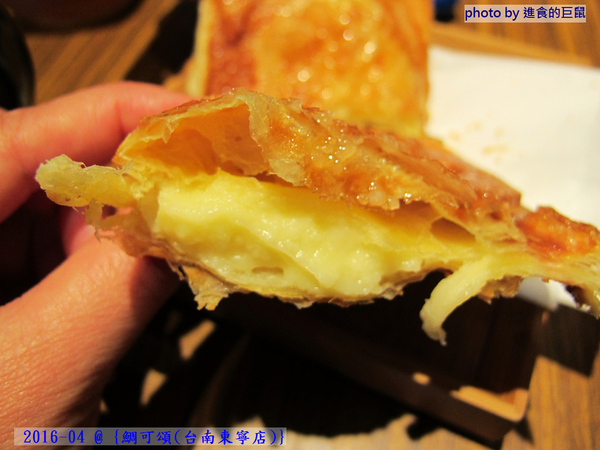 鯛可頌(台南東寧店):(台南。東區美食)『鯛可頌(台南東寧店)』OVEN COFFEE 店中店限定。鯛魚燒+可頌=幸福美味の鯛可頌。 鯛可頌(台南東寧店):(台南。東區美食)『鯛可頌(台南東寧店)』OVEN COFFEE 店中店限定。鯛魚燒+可頌=幸福美味の鯛可頌。