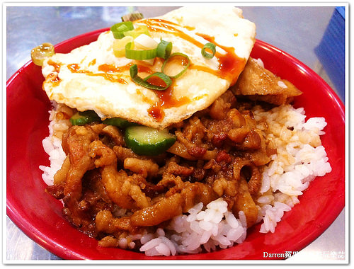 『桃園銅板小吃』上群小吃店(上群本味肉羹)●隱藏版月見魯肉飯會爆漿才是王道 肉羹麵線X滷肉飯X炒麵X炒米粉