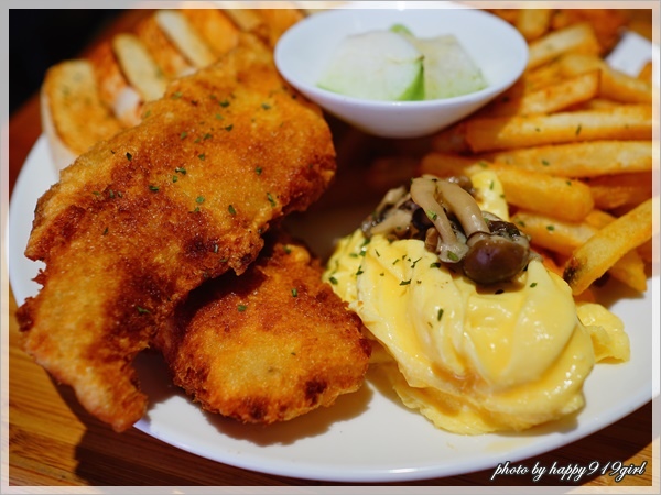 [台中勤美商圈]超澎拜大份量早午餐 小鳥胃請三思★禾間糧倉