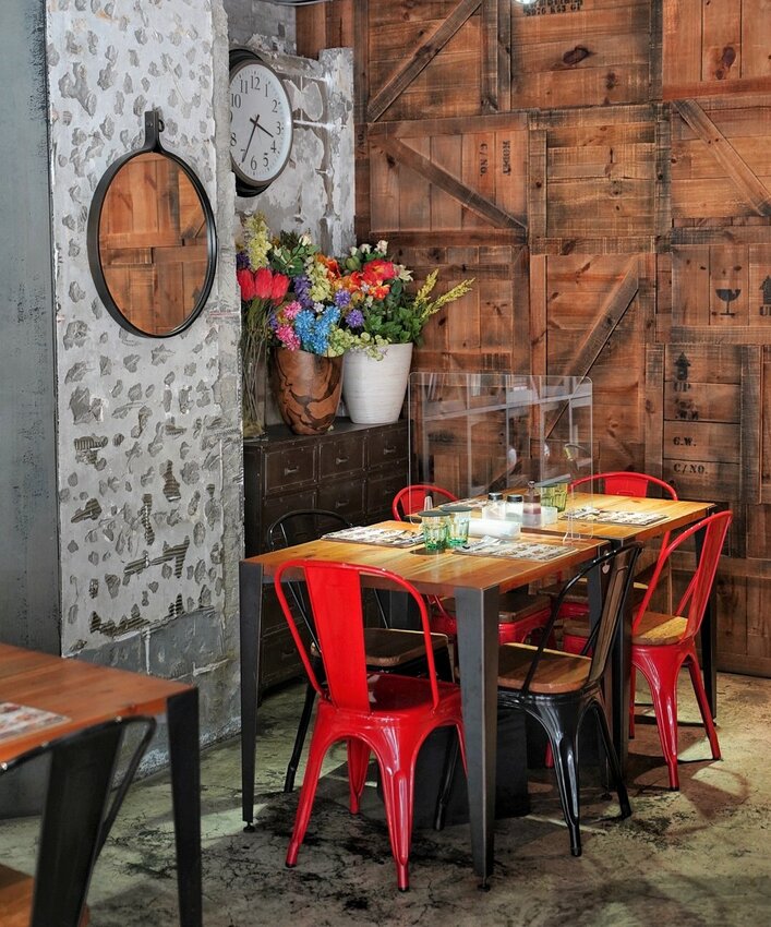 【禾間糧倉】台中人氣早午餐、義大利麵店推薦!必點墨魚八隻蝦義大利麵、洪流起司手作厚牛堡!工業風用餐空間很適合約會、聚餐!近台中科博館、勤美綠園道! - 阿華田的美食日記