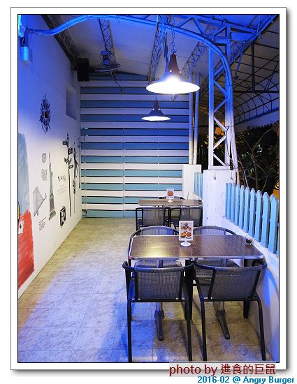 Angry Burger  美式餐廳：（台南。東區美食）Angry Burger 美式餐廳 /  美式漢堡，超大份量，還有大螢幕，讓你開心度過宵夜時光！