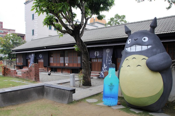 找春文創食堂：【台南新化景點】找春文創食堂~來找大龍貓喝涼飲打卡約會去