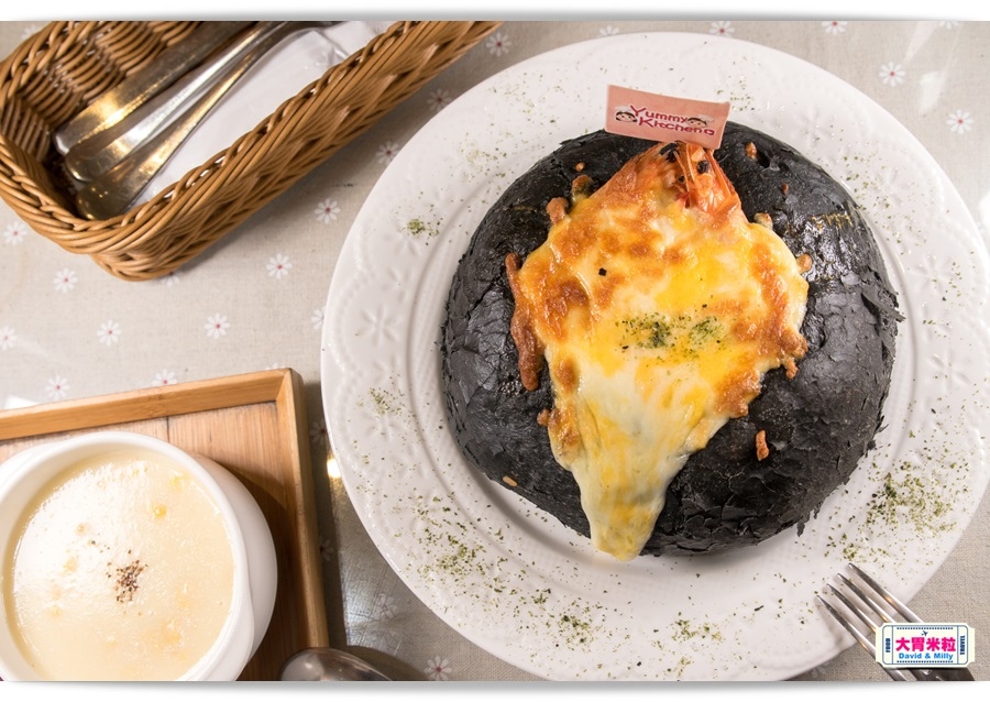 YUMMY KITCHEN 012.jpg