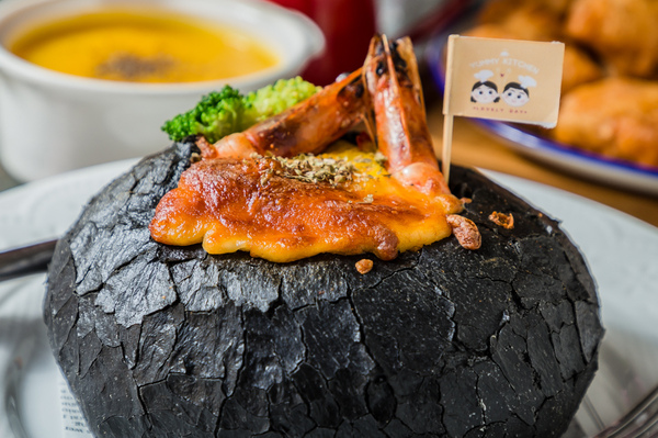 雅米廚房Yummy Kitchen：高雄美食 - 雅米廚房 x 聚餐約會好地方 | 生日還送雲朵鬆餅