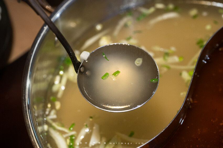 三重美食｜麻妃頂級麻辣鴛鴦鍋～開店10年的經典老字號麻辣鍋，在地人大推的好味道吃過一次就上癮、捷運菜寮