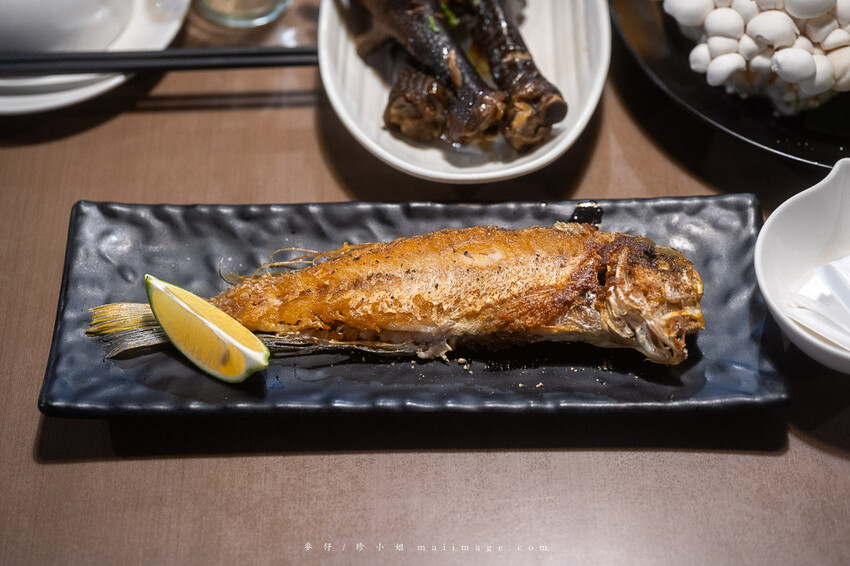 三重美食｜麻妃頂級麻辣鴛鴦鍋～開店10年的經典老字號麻辣鍋，在地人大推的好味道吃過一次就上癮、捷運菜寮