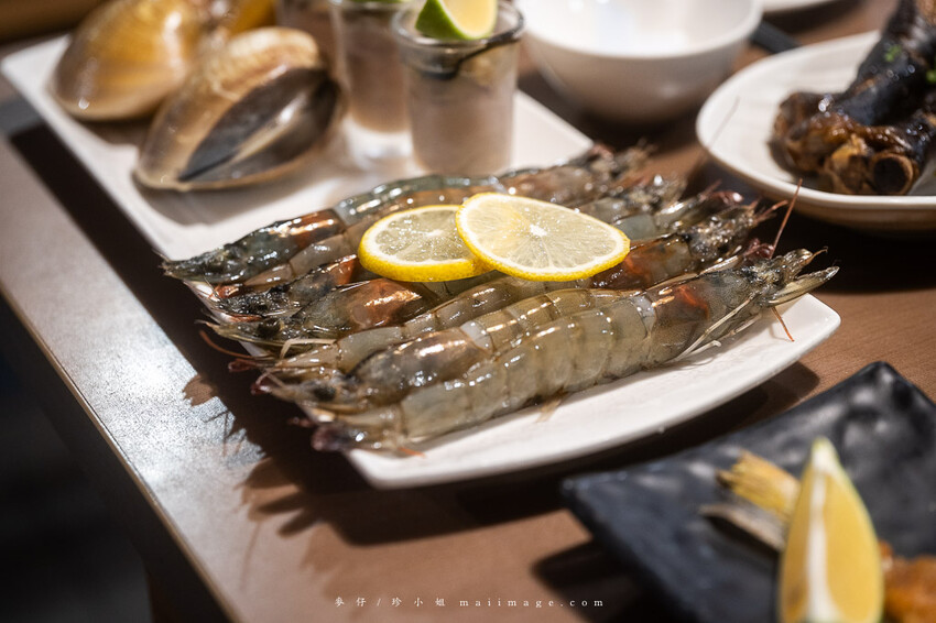 三重美食｜麻妃頂級麻辣鴛鴦鍋～開店10年的經典老字號麻辣鍋，在地人大推的好味道吃過一次就上癮、捷運菜寮
