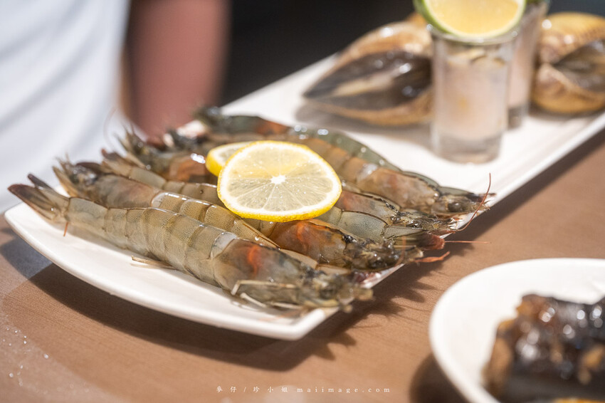 三重美食｜麻妃頂級麻辣鴛鴦鍋～開店10年的經典老字號麻辣鍋，在地人大推的好味道吃過一次就上癮、捷運菜寮