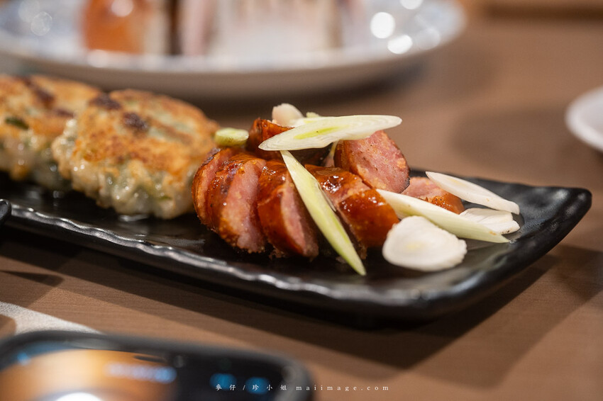 三重美食｜麻妃頂級麻辣鴛鴦鍋～開店10年的經典老字號麻辣鍋，在地人大推的好味道吃過一次就上癮、捷運菜寮