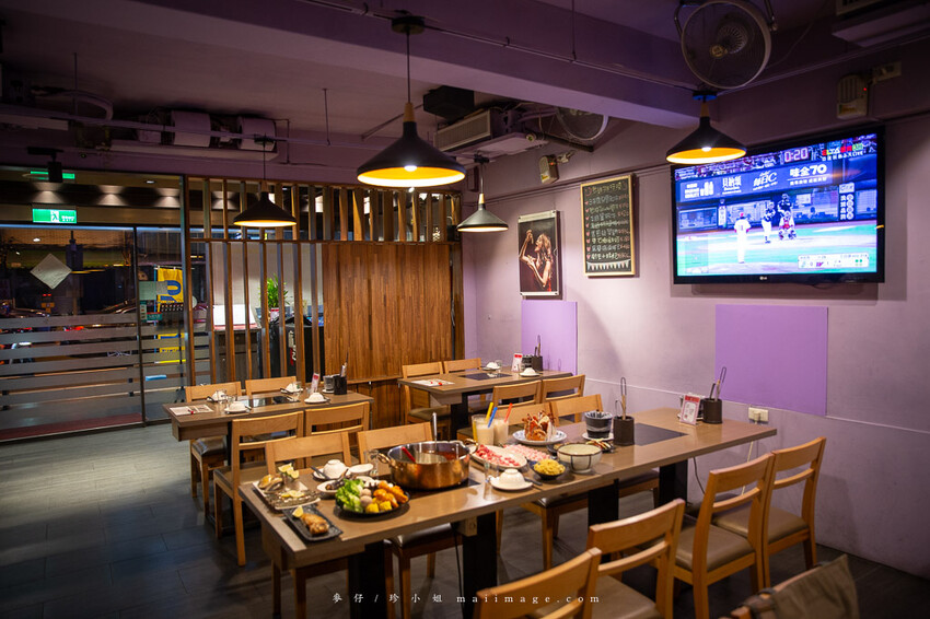 三重美食｜麻妃頂級麻辣鴛鴦鍋～開店10年的經典老字號麻辣鍋，在地人大推的好味道吃過一次就上癮、捷運菜寮