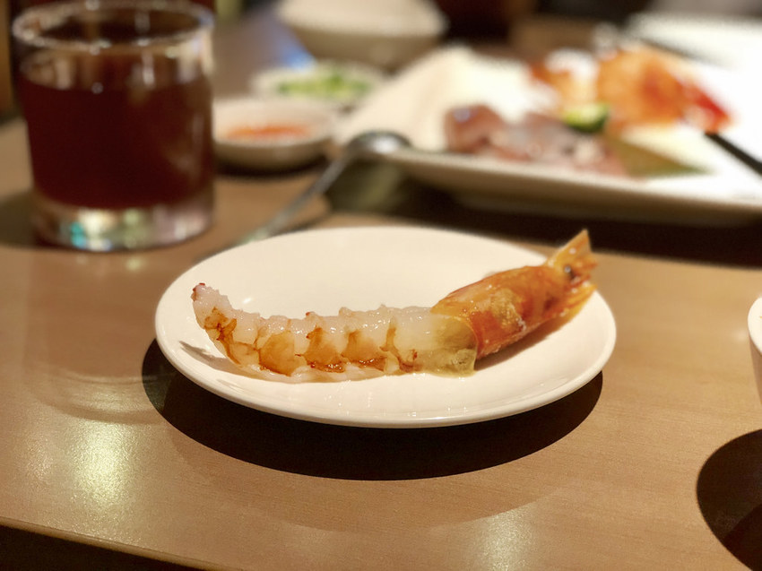 [新北三重] 麻妃頂級麻辣鴛鴦鍋 / 大骨熬製溫潤麻辣湯順口好喝 / 產地直送新鮮海鮮更是主題曲 / 菜寮捷運站 / 酸菜白肉鍋