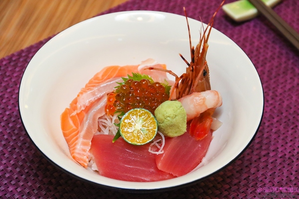 幸福讚精品飯店-幸福日式料理：【美食♥新莊】☼幸福讚精品飯店-幸福日式料理☼飯店裡的日式料理走精緻路線，廚王御膳200元起跳價錢走親民路線♥♥