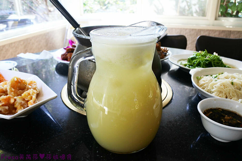 高雄聚餐【綠野山莊土雞城】大社觀音山步道附近ＣＰ值高土雞餐廳.招牌茶油雞＆菜脯雞湯推薦必點│附設停車場│活動宴席│大社美食 - Fresa芙芮莎♥莎旅憶食