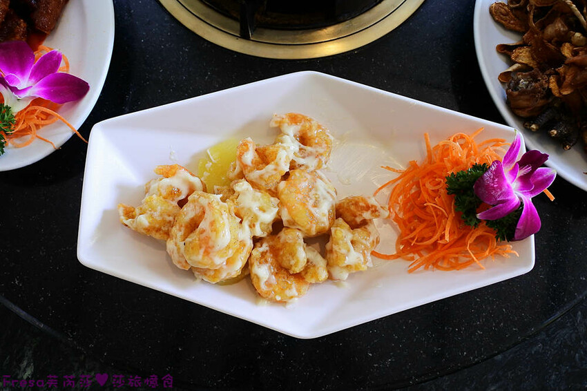 高雄聚餐【綠野山莊土雞城】大社觀音山步道附近ＣＰ值高土雞餐廳.招牌茶油雞＆菜脯雞湯推薦必點│附設停車場│活動宴席│大社美食 - Fresa芙芮莎♥莎旅憶食