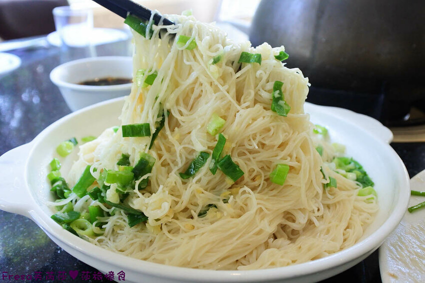 高雄聚餐【綠野山莊土雞城】大社觀音山步道附近ＣＰ值高土雞餐廳.招牌茶油雞＆菜脯雞湯推薦必點│附設停車場│活動宴席│大社美食 - Fresa芙芮莎♥莎旅憶食