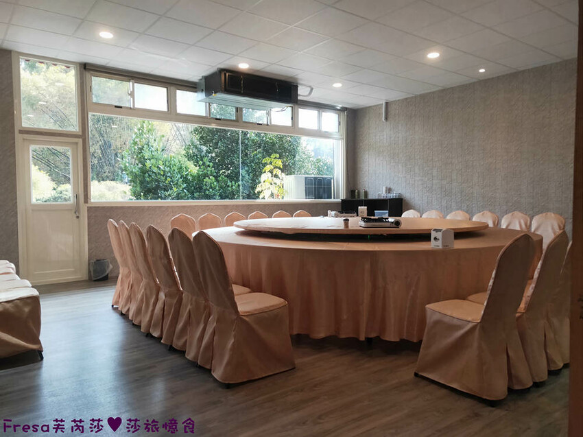 高雄聚餐【綠野山莊土雞城】大社觀音山步道附近ＣＰ值高土雞餐廳.招牌茶油雞＆菜脯雞湯推薦必點│附設停車場│活動宴席│大社美食 - Fresa芙芮莎♥莎旅憶食