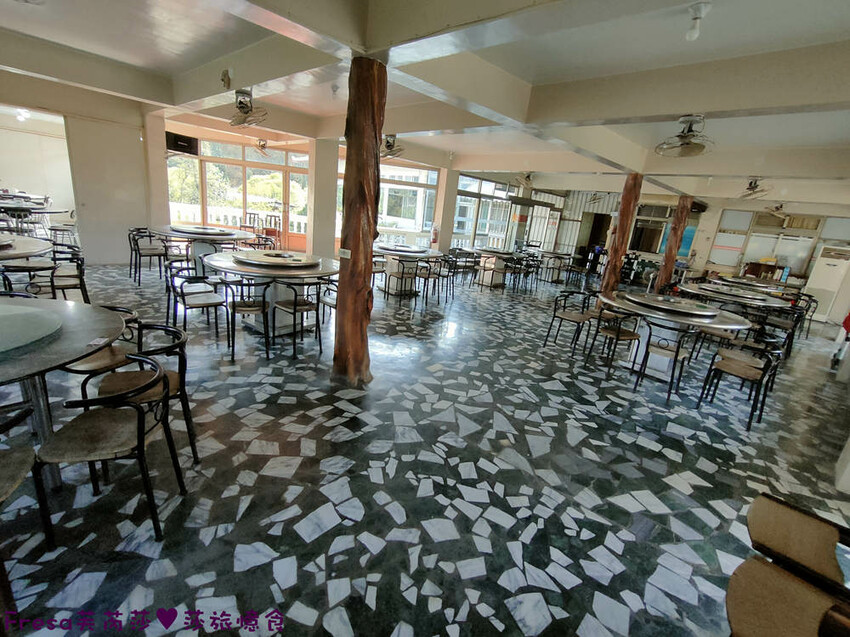 高雄聚餐【綠野山莊土雞城】大社觀音山步道附近ＣＰ值高土雞餐廳.招牌茶油雞＆菜脯雞湯推薦必點│附設停車場│活動宴席│大社美食 - Fresa芙芮莎♥莎旅憶食