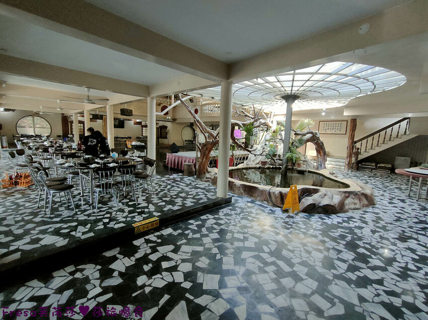 高雄聚餐【綠野山莊土雞城】大社觀音山步道附近ＣＰ值高土雞餐廳.招牌茶油雞＆菜脯雞湯推薦必點│附設停車場│活動宴席│大社美食 - Fresa芙芮莎♥莎旅憶食