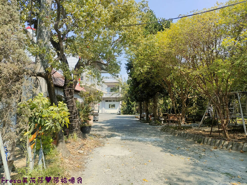 高雄聚餐【綠野山莊土雞城】大社觀音山步道附近ＣＰ值高土雞餐廳.招牌茶油雞＆菜脯雞湯推薦必點│附設停車場│活動宴席│大社美食 - Fresa芙芮莎♥莎旅憶食