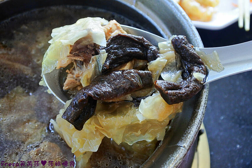 高雄聚餐【綠野山莊土雞城】大社觀音山步道附近ＣＰ值高土雞餐廳.招牌茶油雞＆菜脯雞湯推薦必點│附設停車場│活動宴席│大社美食 - Fresa芙芮莎♥莎旅憶食