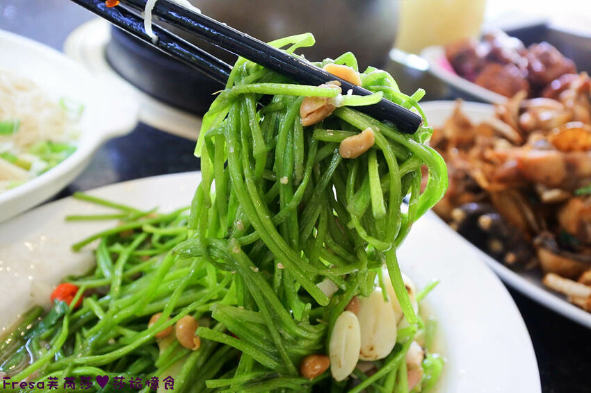 高雄聚餐【綠野山莊土雞城】大社觀音山步道附近ＣＰ值高土雞餐廳.招牌茶油雞＆菜脯雞湯推薦必點│附設停車場│活動宴席│大社美食 - Fresa芙芮莎♥莎旅憶食