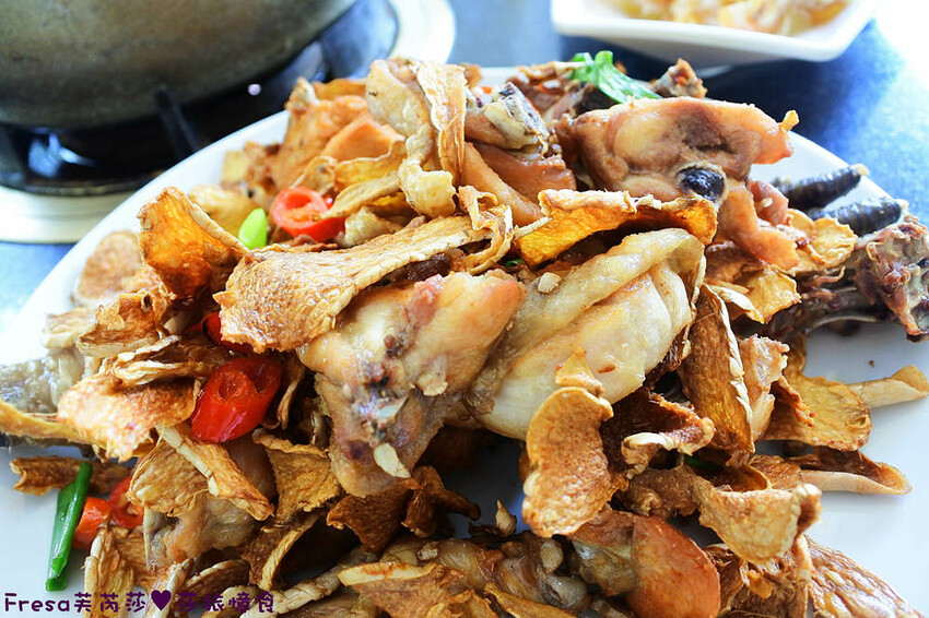 高雄聚餐【綠野山莊土雞城】大社觀音山步道附近ＣＰ值高土雞餐廳.招牌茶油雞＆菜脯雞湯推薦必點│附設停車場│活動宴席│大社美食 - Fresa芙芮莎♥莎旅憶食