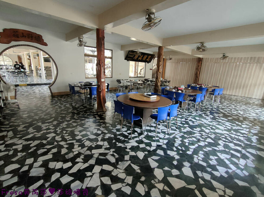 高雄聚餐【綠野山莊土雞城】大社觀音山步道附近ＣＰ值高土雞餐廳.招牌茶油雞＆菜脯雞湯推薦必點│附設停車場│活動宴席│大社美食 - Fresa芙芮莎♥莎旅憶食