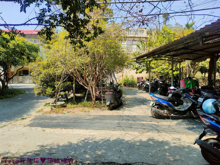 高雄聚餐【綠野山莊土雞城】大社觀音山步道附近ＣＰ值高土雞餐廳.招牌茶油雞＆菜脯雞湯推薦必點│附設停車場│活動宴席│大社美食 - Fresa芙芮莎♥莎旅憶食