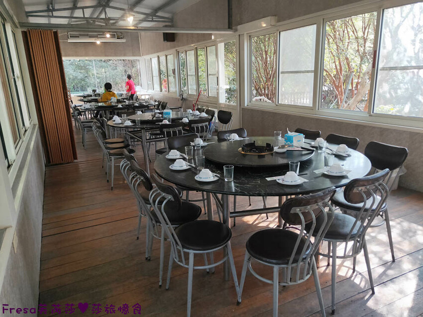 高雄聚餐【綠野山莊土雞城】大社觀音山步道附近ＣＰ值高土雞餐廳.招牌茶油雞＆菜脯雞湯推薦必點│附設停車場│活動宴席│大社美食 - Fresa芙芮莎♥莎旅憶食