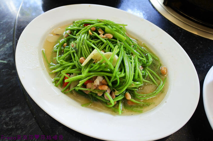 高雄聚餐【綠野山莊土雞城】大社觀音山步道附近ＣＰ值高土雞餐廳.招牌茶油雞＆菜脯雞湯推薦必點│附設停車場│活動宴席│大社美食 - Fresa芙芮莎♥莎旅憶食