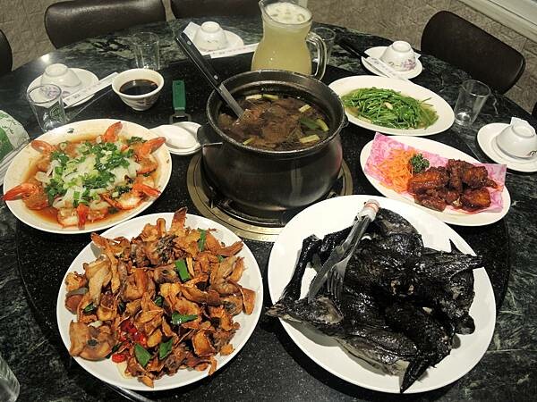 【綠野山莊土雞城-高雄觀音山特色餐廳】忘不了道地又純樸的家鄉